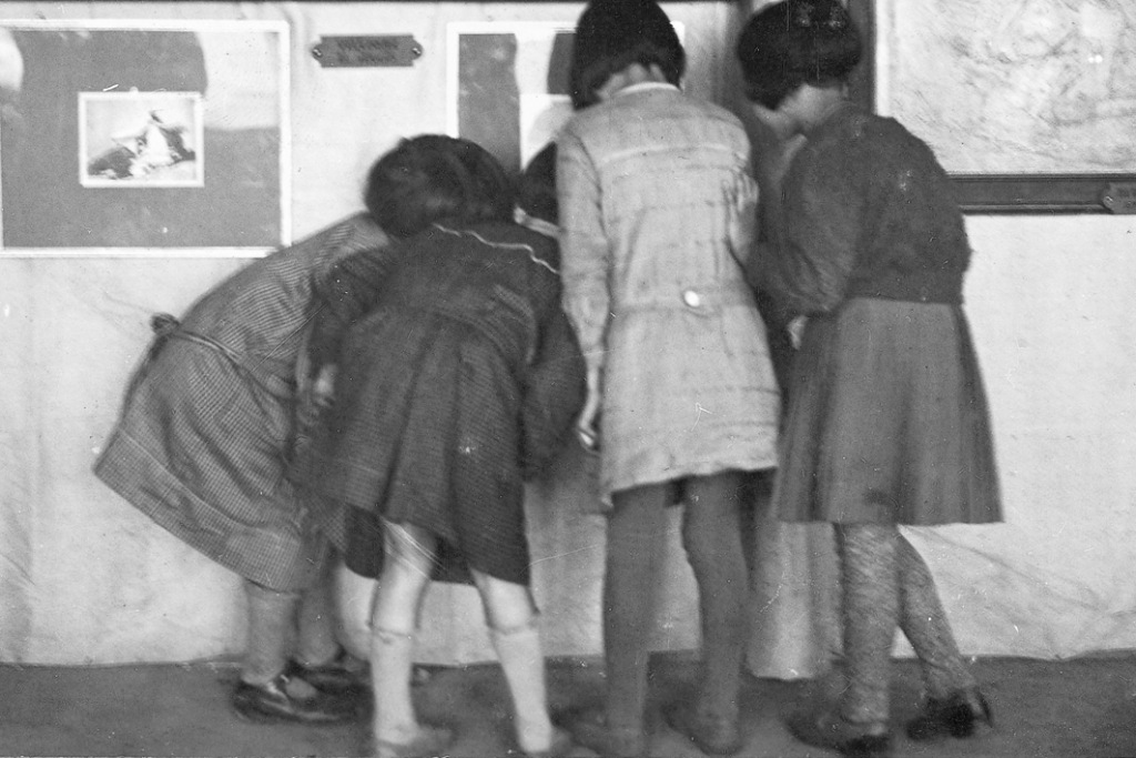 Carmen Delgado, LA MAESTRA